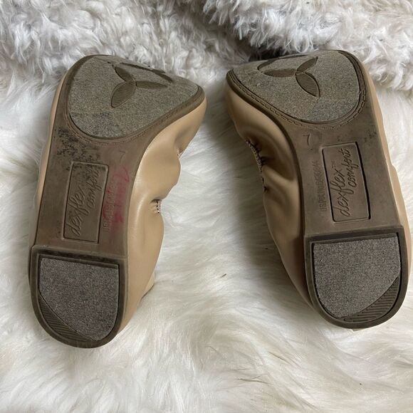 Dexflex Comfort synthetic leather beige and patent slip on flats size 7 - Picture 10 of 10